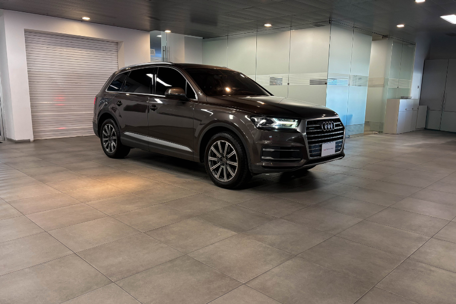 Q7 