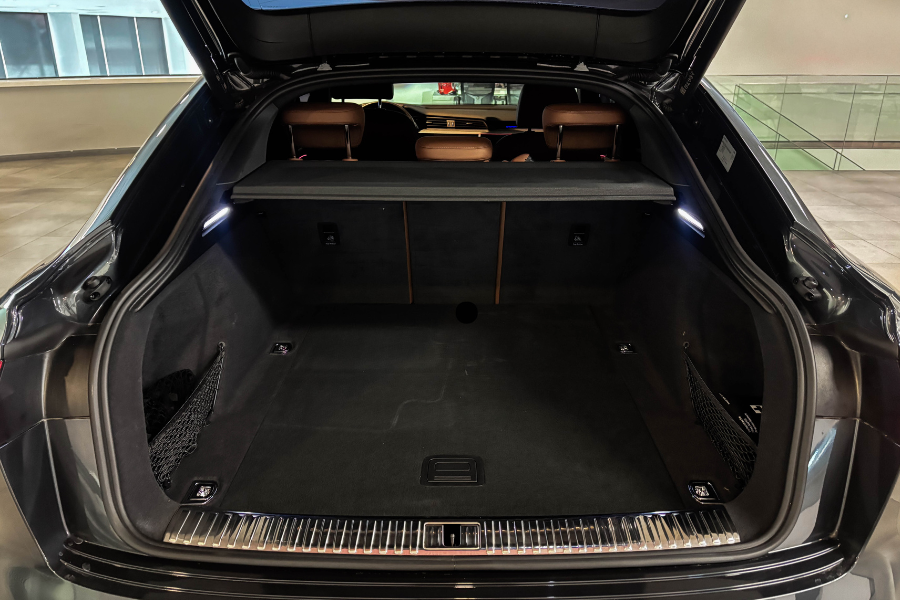 Q8 SPORTBACK ADVANCED 50 E-TRON 