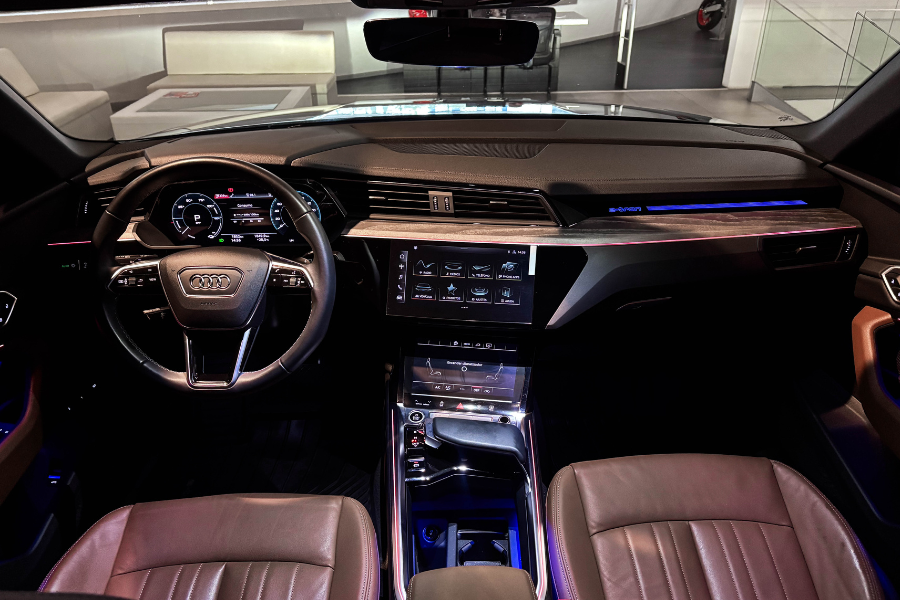 Q8 SPORTBACK ADVANCED 50 E-TRON 